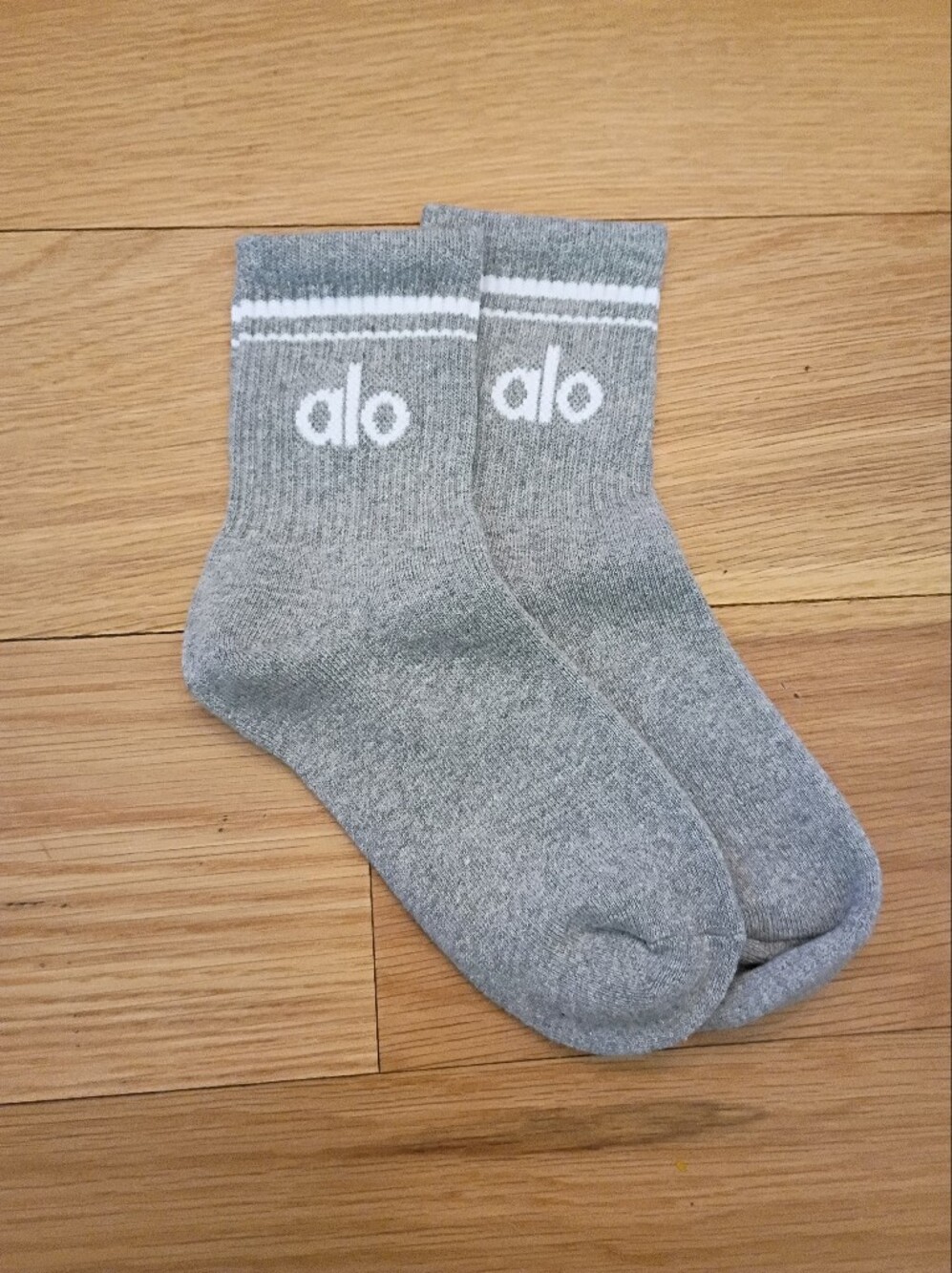 ALO Yoga Throwback Half Crew Grey Socks